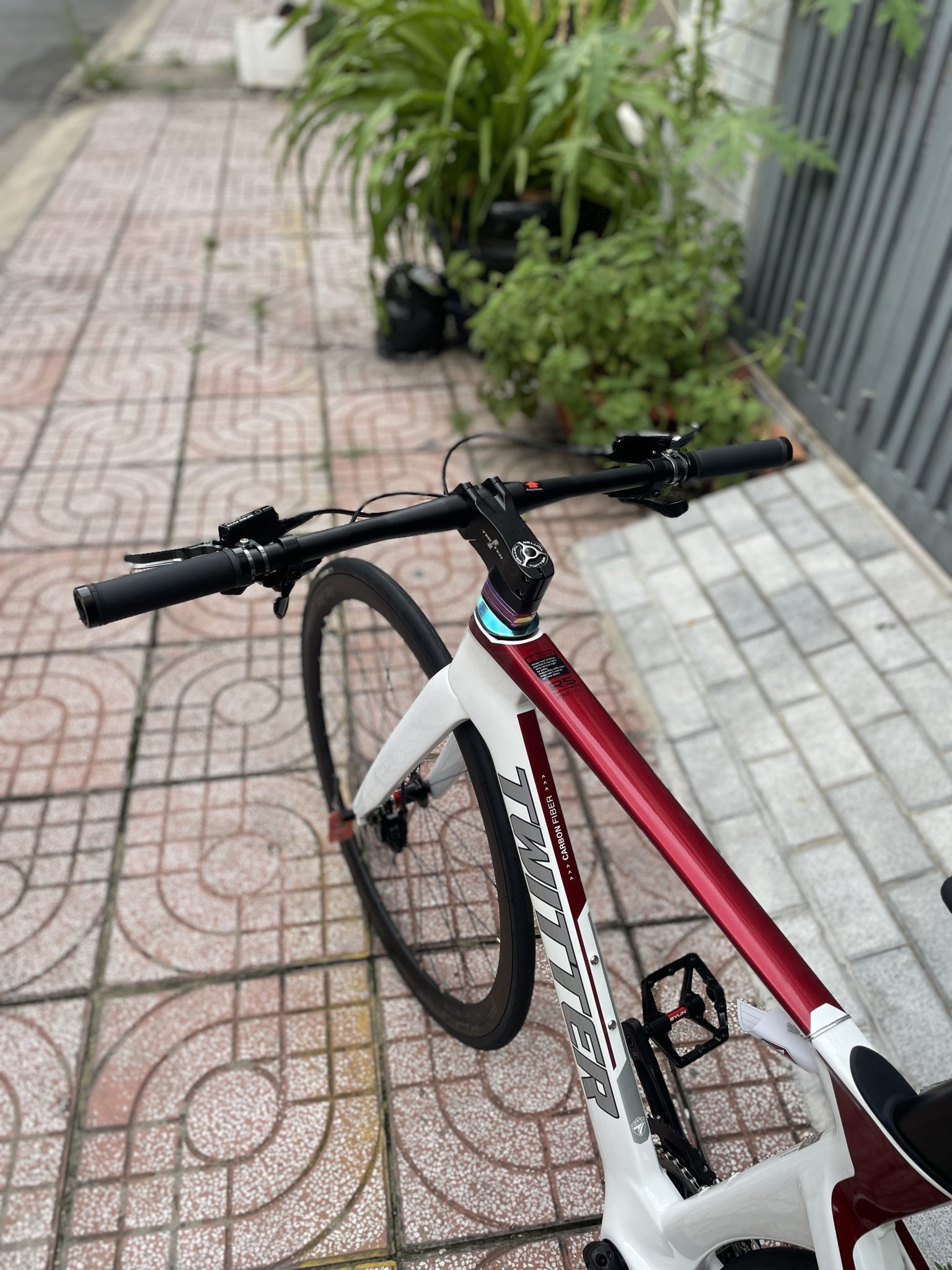 Twitter R5 Pro Tay Ngang: chiếc xe đạp Touring, Carbon siêu nhẹ mà Giá ...